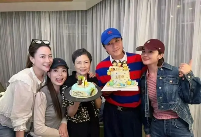 54岁古巨基全家福首度曝光,58岁妻子二胎产后状态惊艳