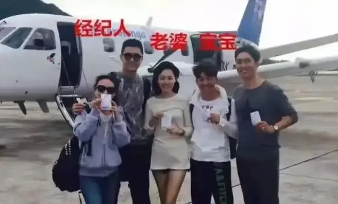 消失7年的王宝强经纪人宋喆近照疑曝光，现身某酒局，想翻红？