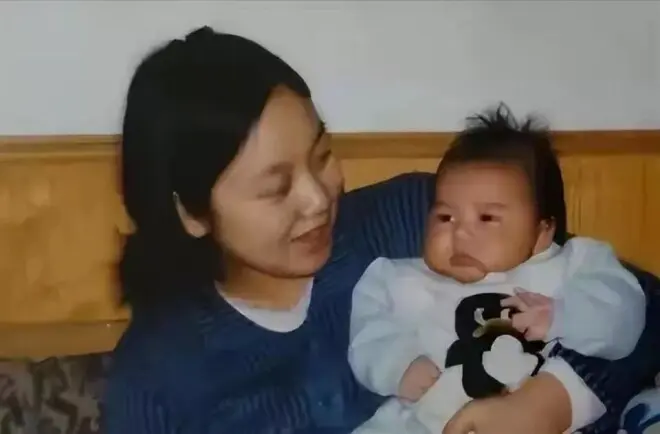 宁愿净身出户,也要与闫妮离婚,邹伟现在怎么样了?