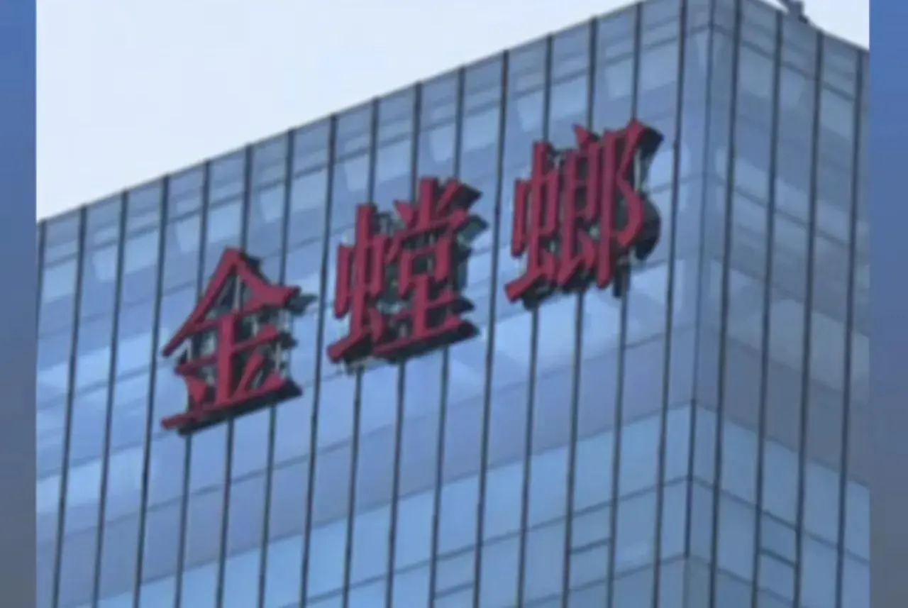 被许家印坑惨的“朋友圈”：6位大佬因他负债，一个女人远走他乡