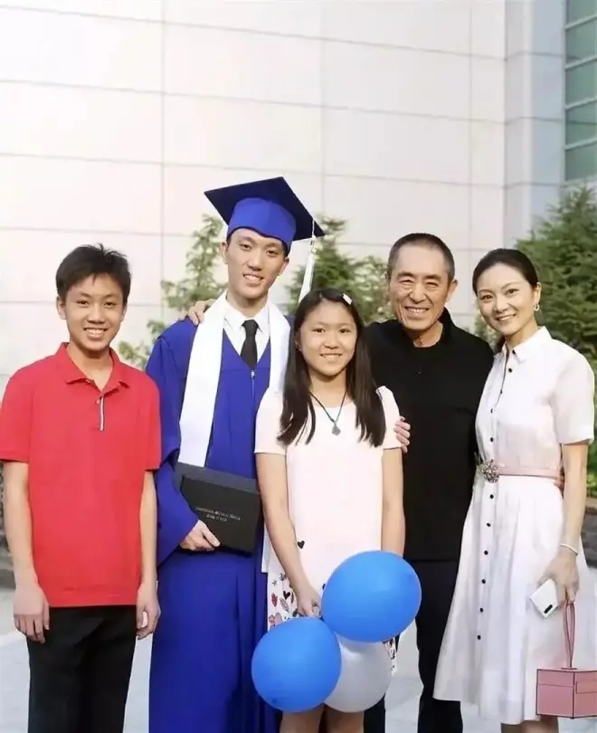 长得太美被导演占为己有,25岁生3个,现在个个都给她争光