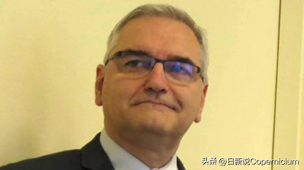长达9年！法国1高官给求职者下利尿剂，还盯着她们当街小便