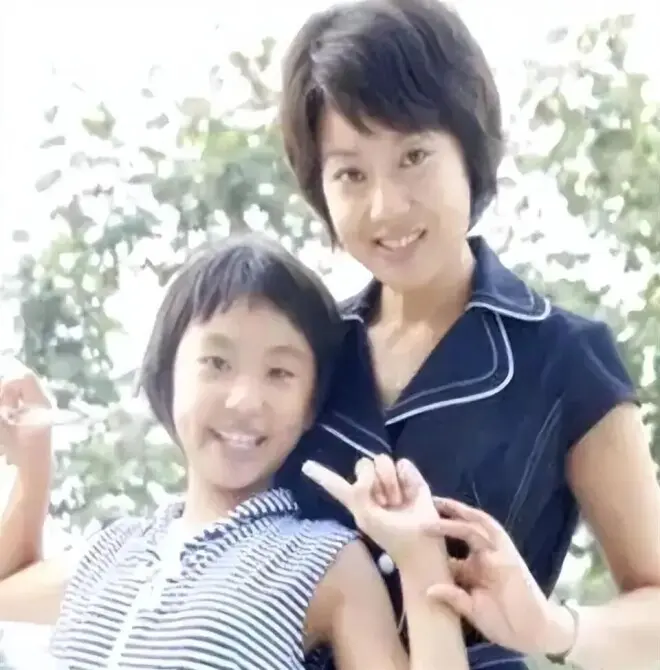宁愿净身出户,也要与闫妮离婚,邹伟现在怎么样了?