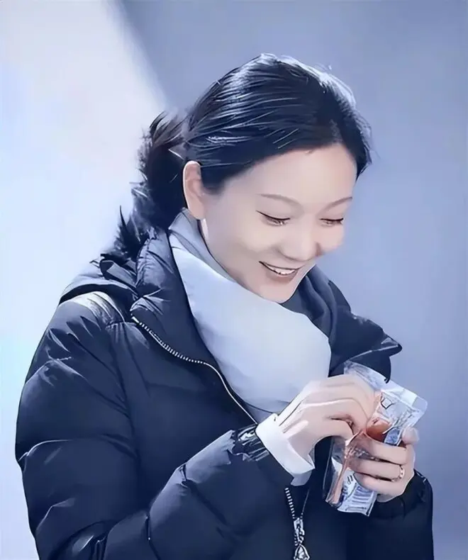 长得太美被导演占为己有,25岁生3个,现在个个都给她争光