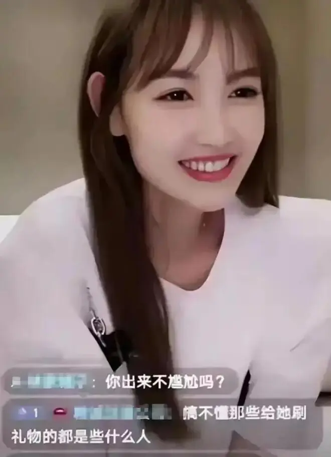 消失7年的王宝强经纪人宋喆近照疑曝光，现身某酒局，想翻红？