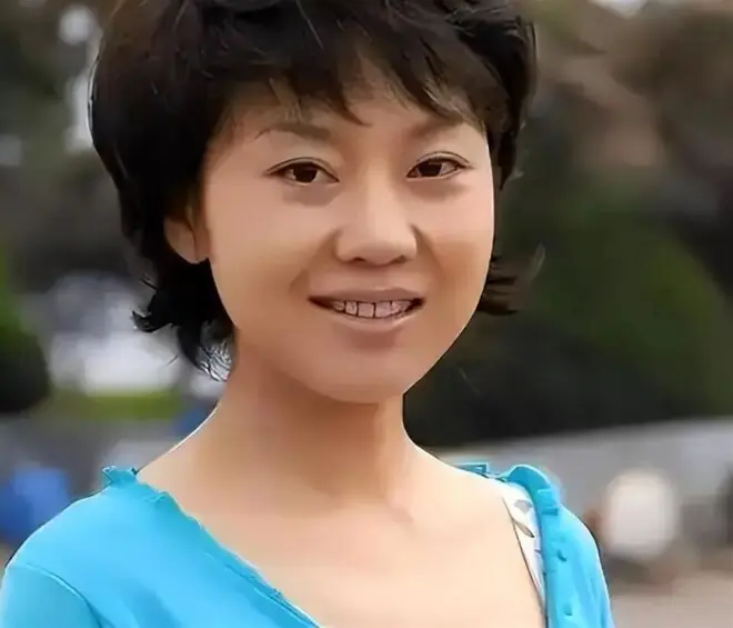 宁愿净身出户,也要与闫妮离婚,邹伟现在怎么样了?