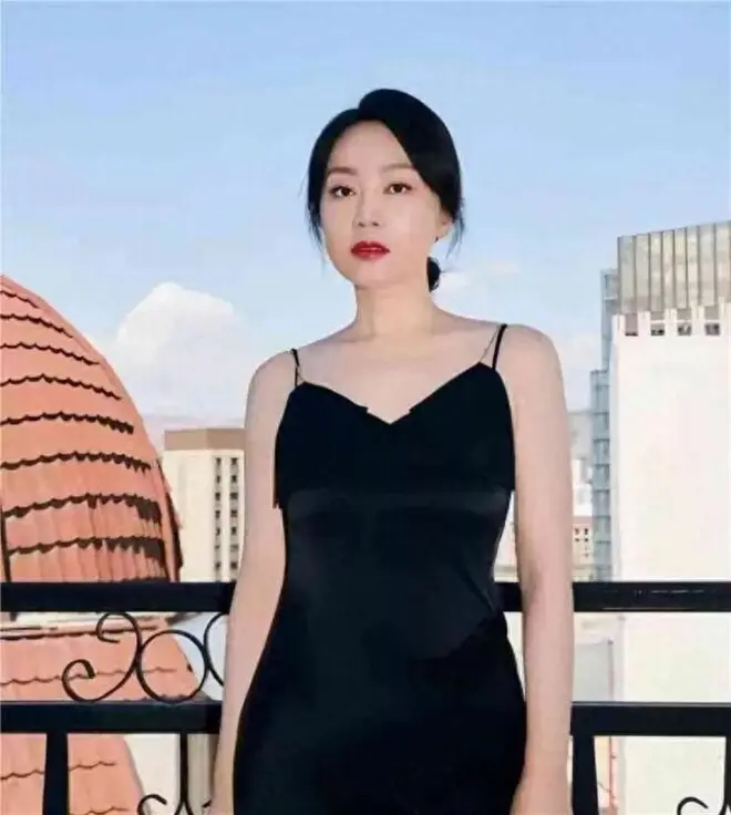 宁愿净身出户,也要与闫妮离婚,邹伟现在怎么样了?