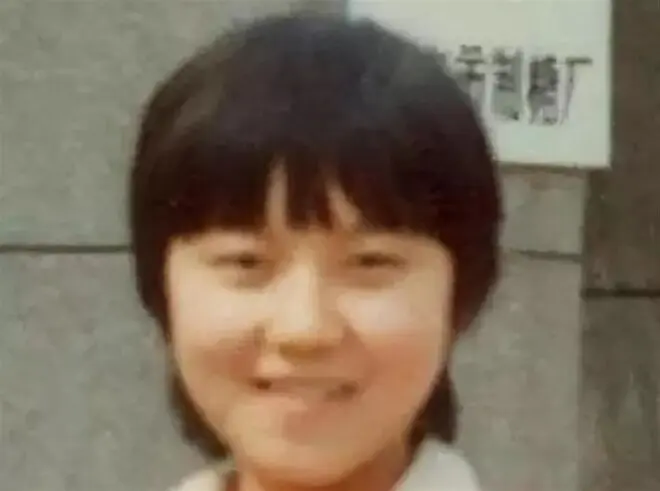 宁愿净身出户,也要与闫妮离婚,邹伟现在怎么样了?