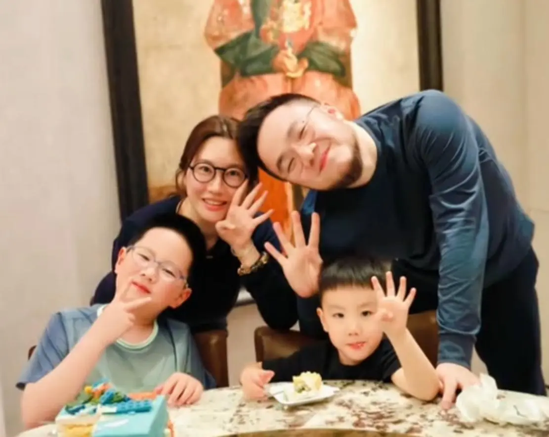65岁宋丹丹被曝做财产公证，有12个小目标的她，每月给儿子家80万