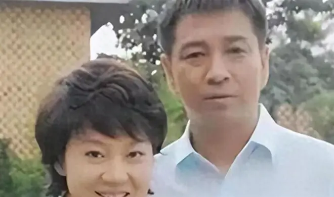 宁愿净身出户,也要与闫妮离婚,邹伟现在怎么样了?