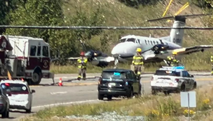 【更新】卑诗飞机公路作跑道紧急著陆   撞2车1人死