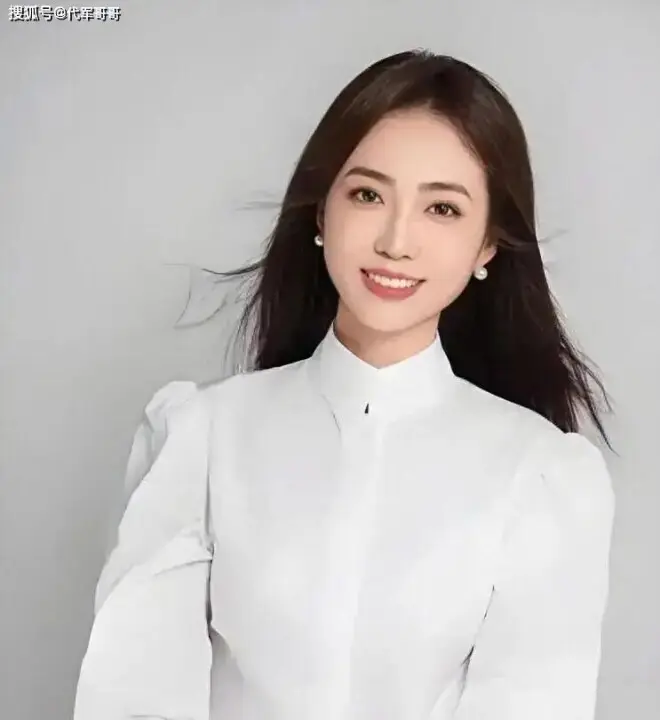 前恒大歌舞团长白珊珊近况曝光！定居澳门教舞蹈