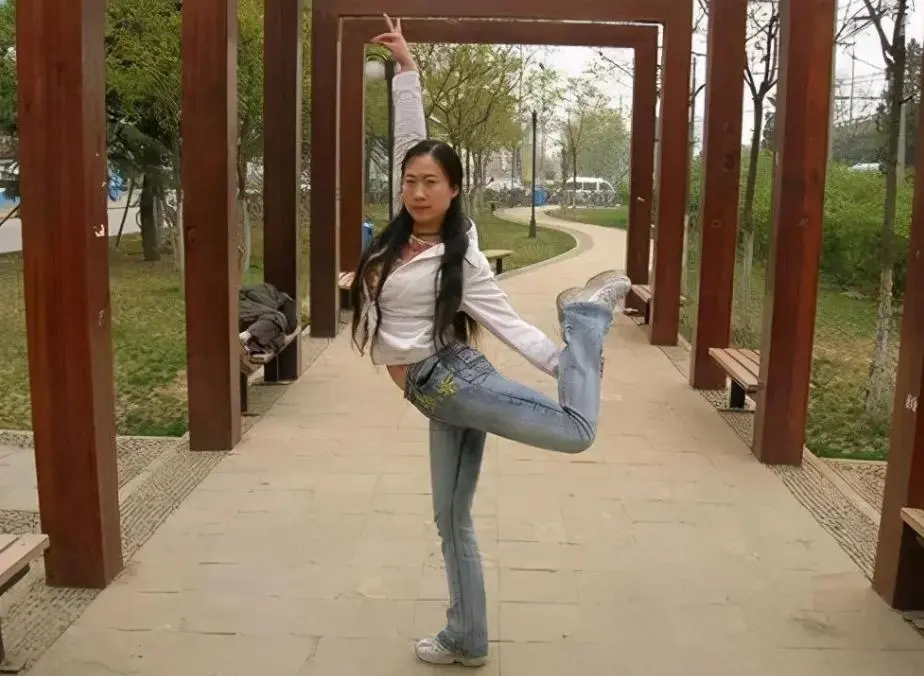 “芙蓉姐姐”近况：成亿万富婆后患重病有后遗症，曾逆袭圆梦北大