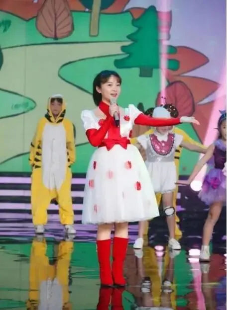 林妙可被偷走的18年，如今26岁的她在圈内几乎透明，现状让人唏嘘