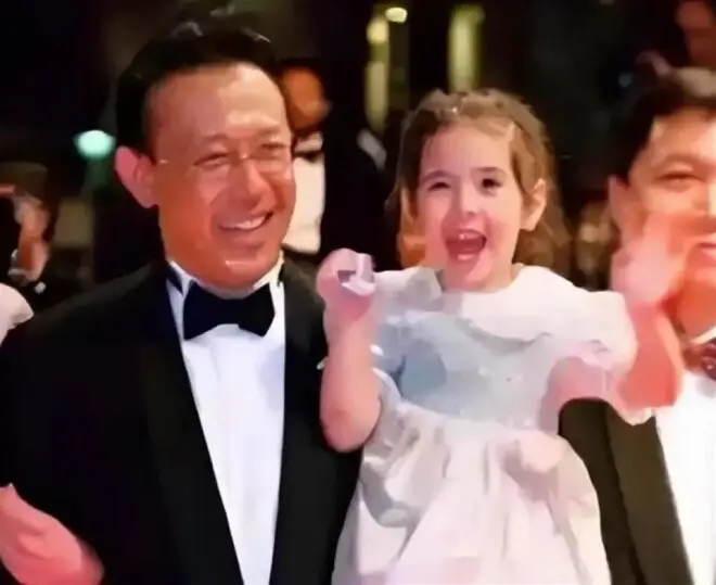 姜文:我的女儿世界第一美,看到照片后,没说谎！