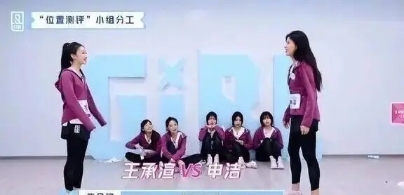 最美四胞胎：25年共用一张脸 同考进名校