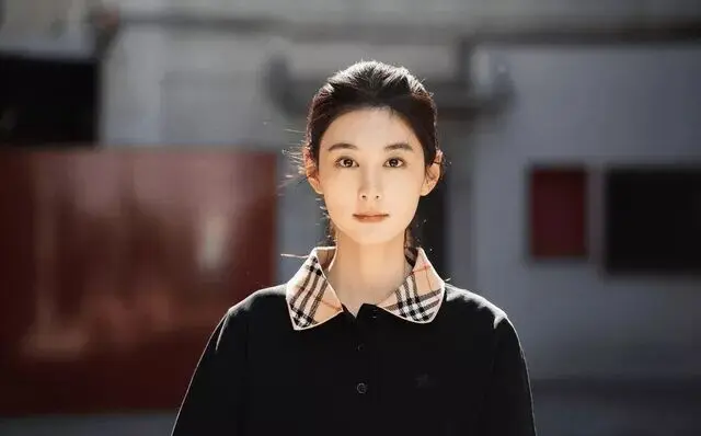 女演员韩沛颖爆料，刘浩存14岁就跟着某某某导了
