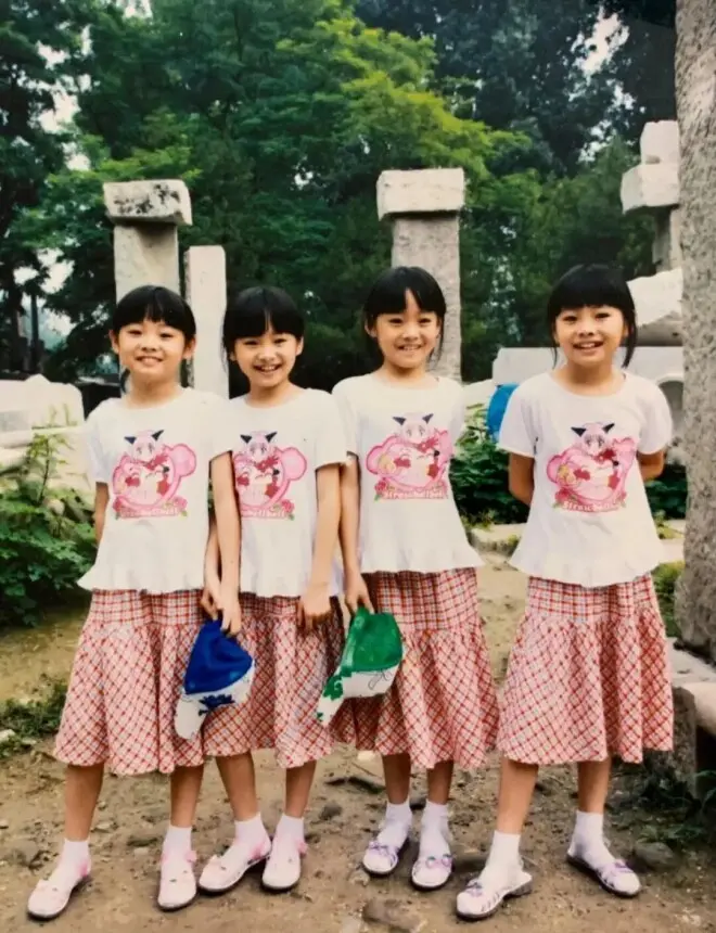 最美四胞胎：25年共用一张脸 同考进名校