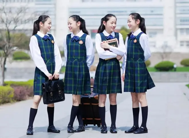 最美四胞胎：25年共用一张脸 同考进名校