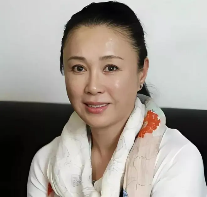 她曾是国民女神,36岁离婚59岁丧子,如今孤独终老