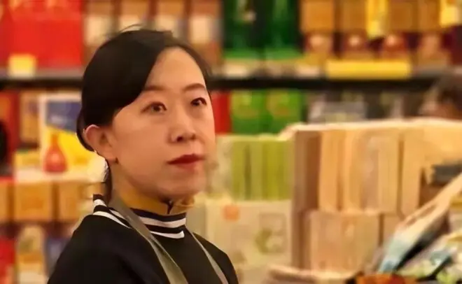 曾为嫁刘德华逼父卖肾、跳海自尽的女人，现在过得如何