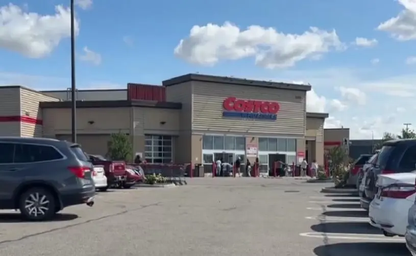 调换条码自制“特价”骗Costco 3万多元  男女藏制假卡机  共控189罪
