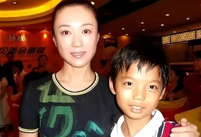 她曾是国民女神,36岁离婚59岁丧子,如今孤独终老