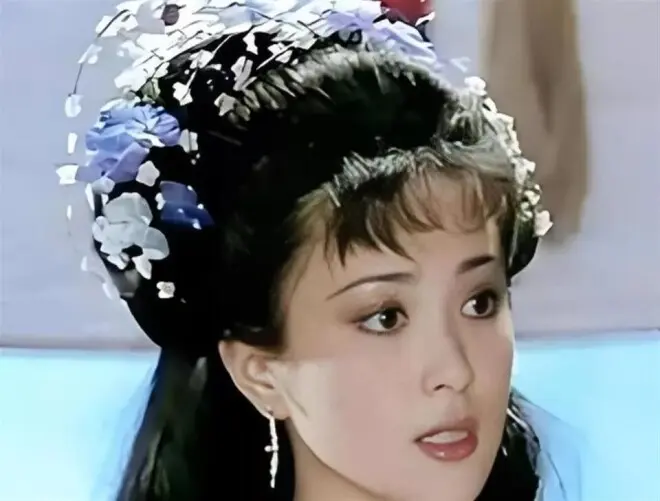 她曾是国民女神,36岁离婚59岁丧子,如今孤独终老