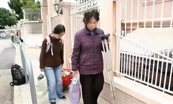 曾为嫁刘德华逼父卖肾、跳海自尽的女人，现在过得如何