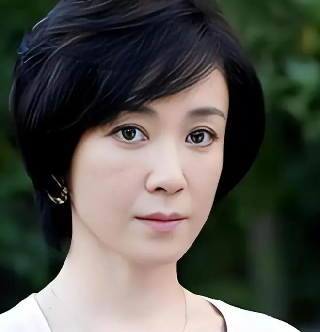 她曾是国民女神,36岁离婚59岁丧子,如今孤独终老
