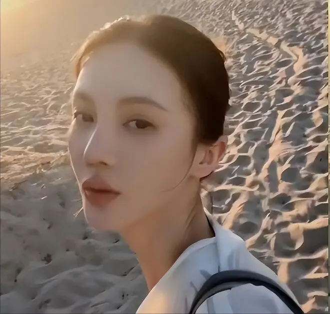 金晨直播官宣赴美留学,圈内人自曝离开真相引热议