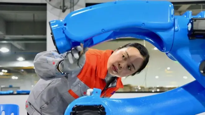 BBC聚焦中国机器人革命：“我睡一觉，世界就变了”