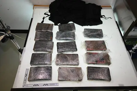 加拿大航空两名员工因涉嫌贩运可卡因和大麻被捕
