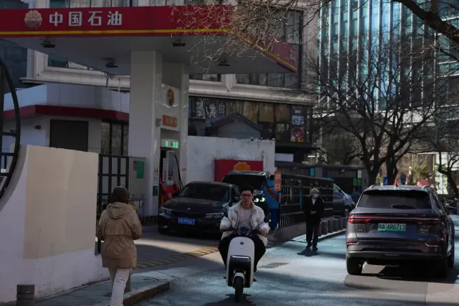 中国抨击美国对伊朗制裁行动，称将捍卫自身利益