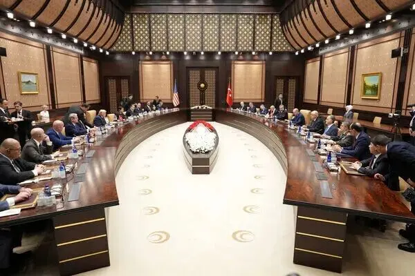CIA局长访俄目的曝,传警告"勿攻北约,少支持伊朗"