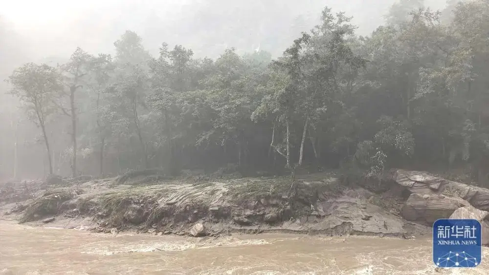 西藏泥石流︱中尼两国582人遇难逾2900人失踪 红十字会：9.3万人受灾︱持续更新