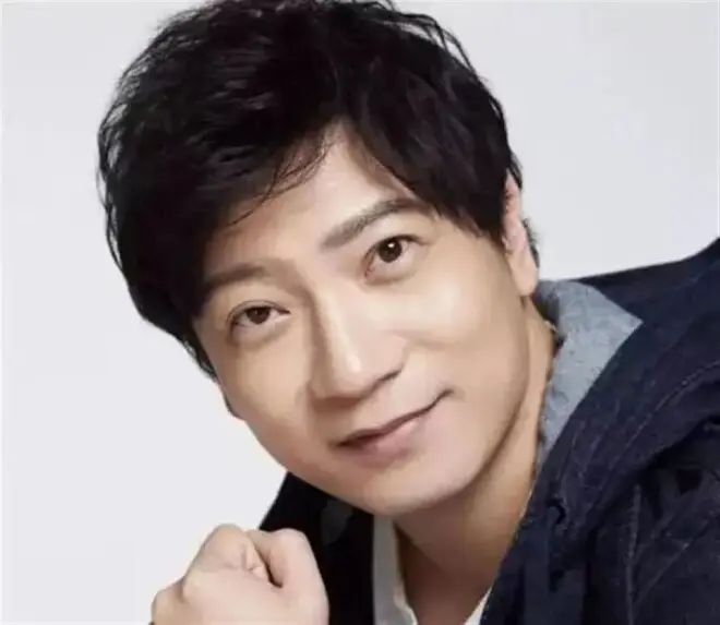 他与汤唯同居3年不娶，如今50岁靠配角戏约不断
