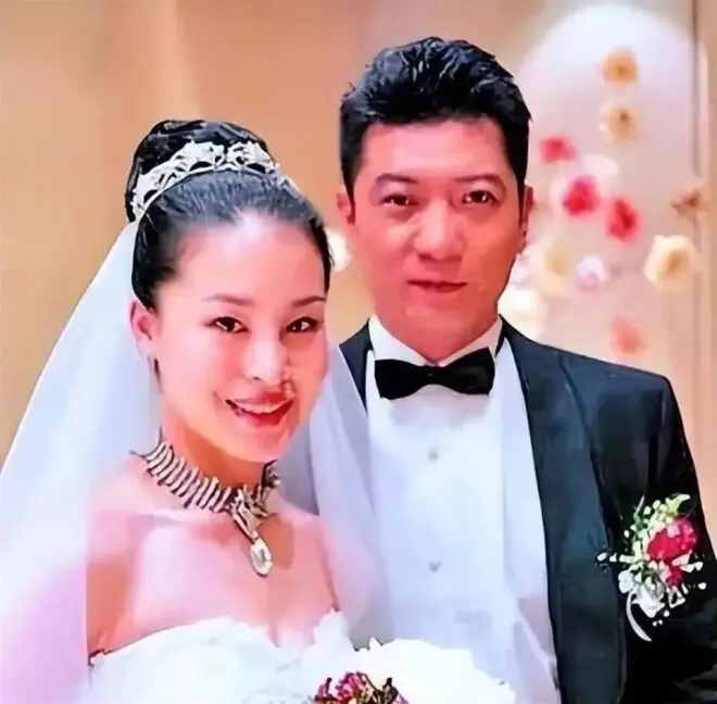 他与汤唯同居3年不娶，如今50岁靠配角戏约不断