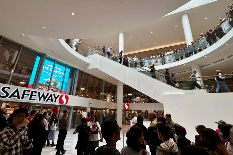 橡树岭园Safeway旗舰店盛大开幕    中英文并列充满温哥华亚洲风情