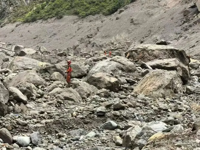 痛心！吉隆口岸建筑只剩钢筋骨架.....