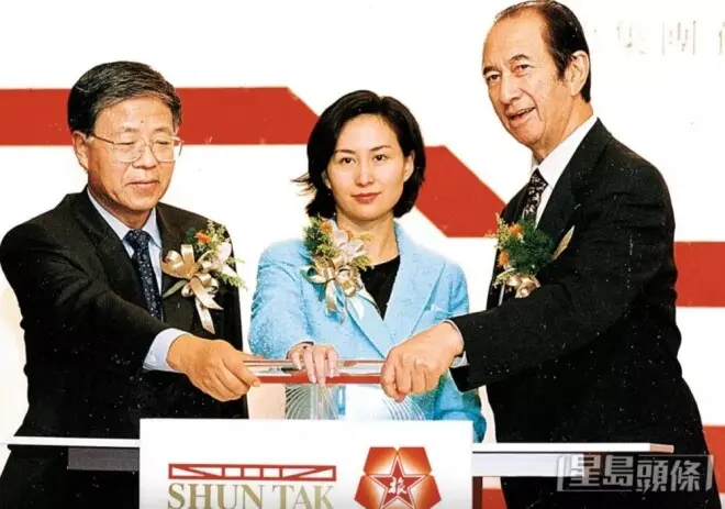 赌王女儿何超琼庆64岁生日!"百亿闺蜜团"合影曝光
