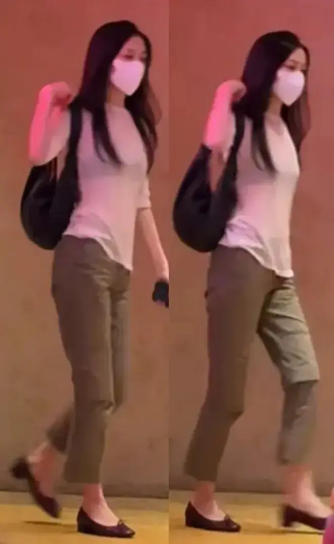 头戴两朵玫瑰花，王菲这么穿着去看窦靖童演出，被赞“松弛天花板”