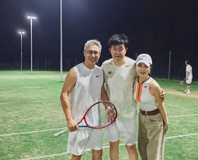 65岁的付笛生：住北京四合院，妻子冻龄似少女