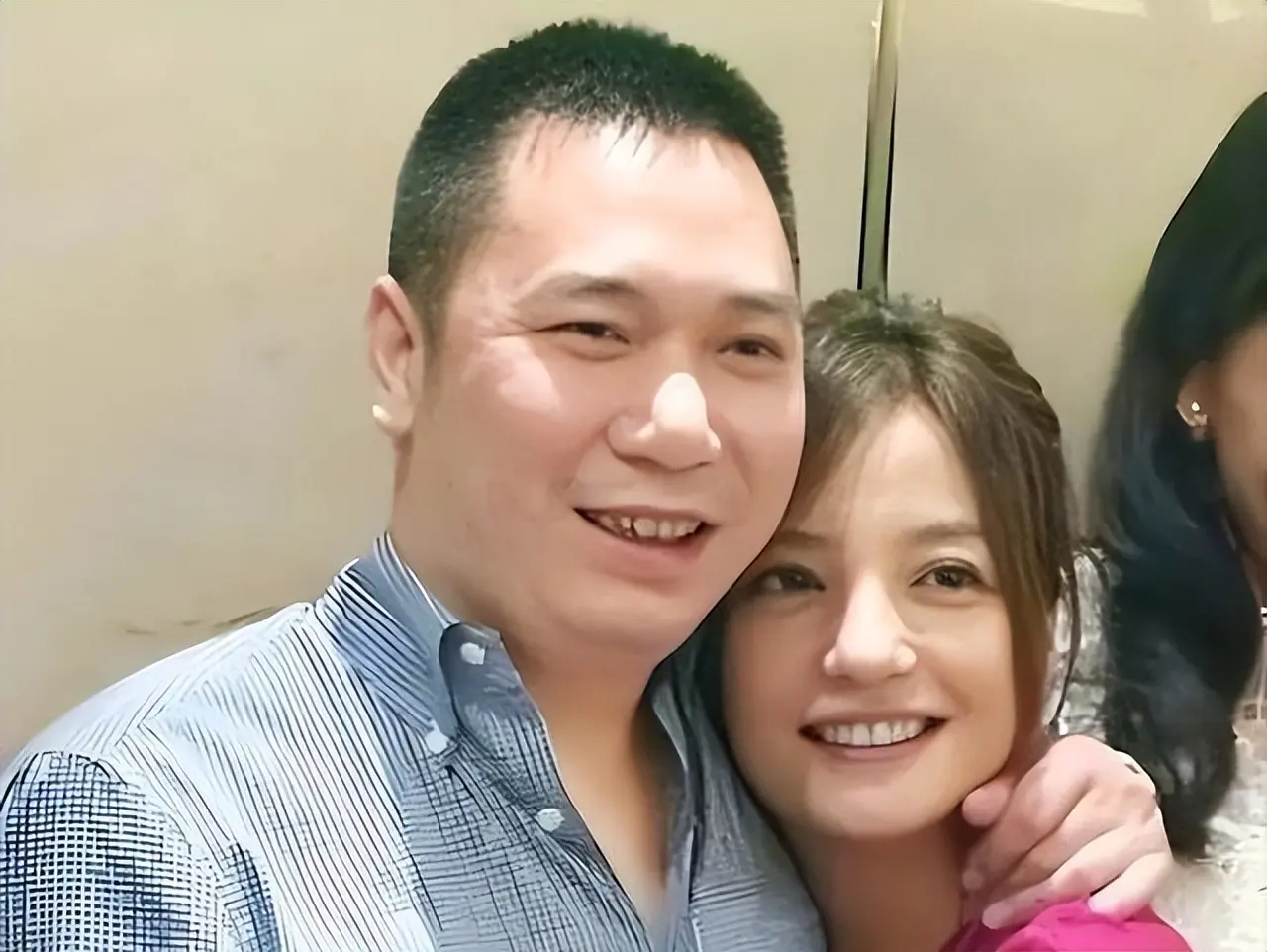 婚离了、事业也没了!被封5年后,赵薇近况曝光