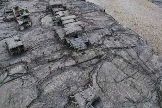 尼泊尔，致命泥石流过后.....