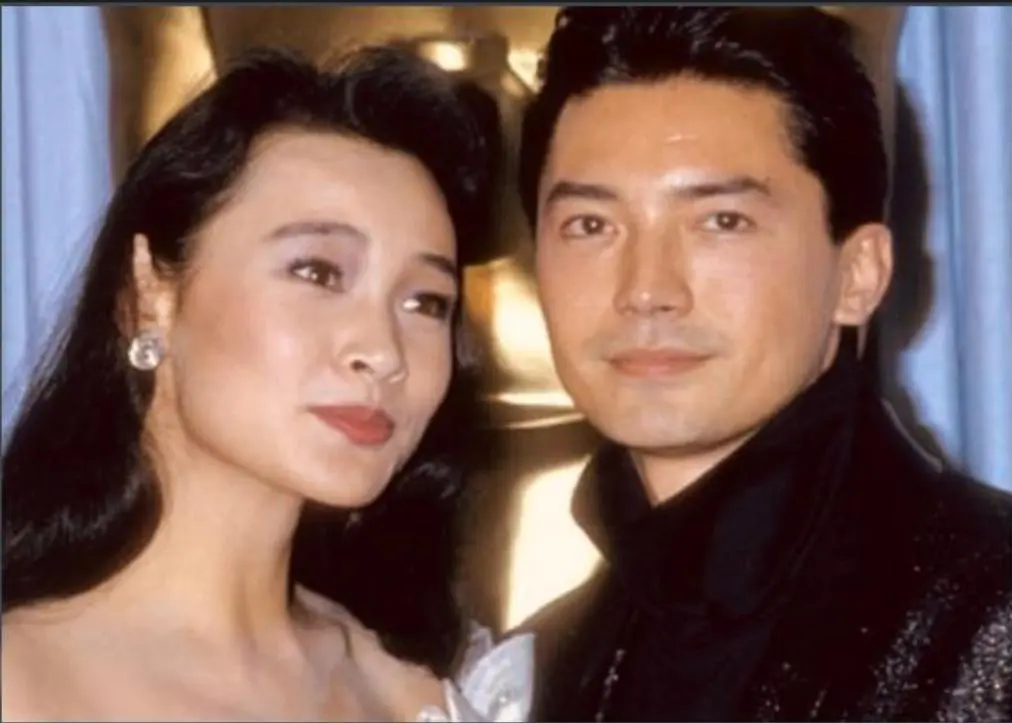 离婚 47 年后，74 岁尊龙现状曝光，隐居加拿大深山，没后代也不社交