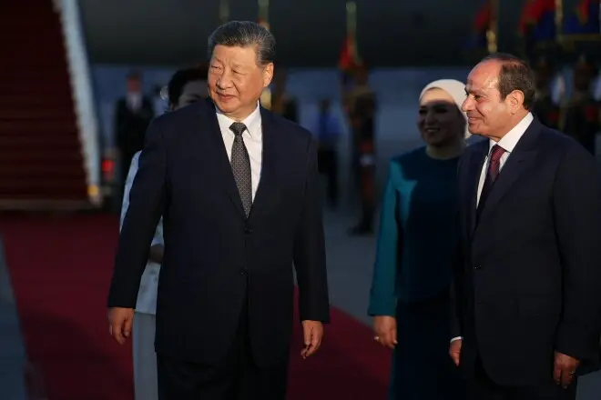 习近平晤埃及总统 双方签多项合作文件