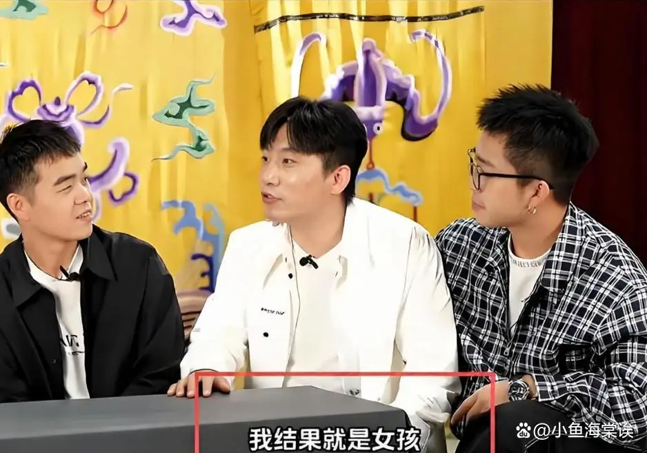 好奇查了一下何九华的出身，一查才发现网传何九华根本不是什么普通相声演员，他就是一个富二代呀！科班出身家境优渥，却十五年无代表作