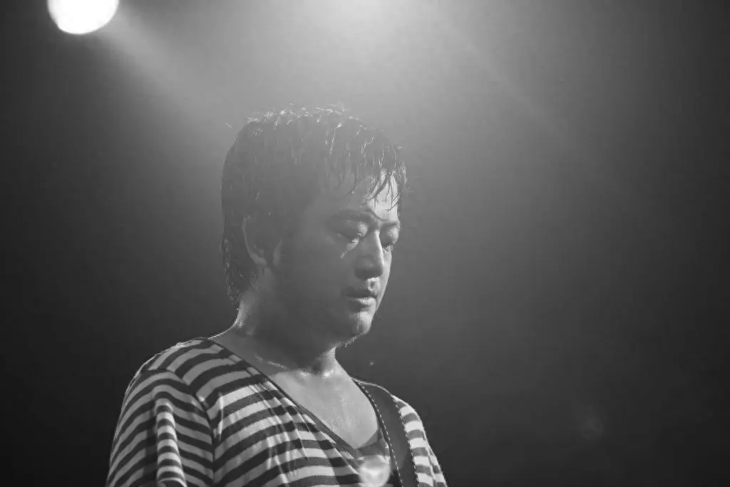 “魔岩三杰”之一、摇滚歌手何勇去世，享年57岁