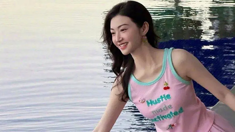 向太开轰孙宇晨“有钱人中的败类”心疼景甜遇人不淑：算她倒霉